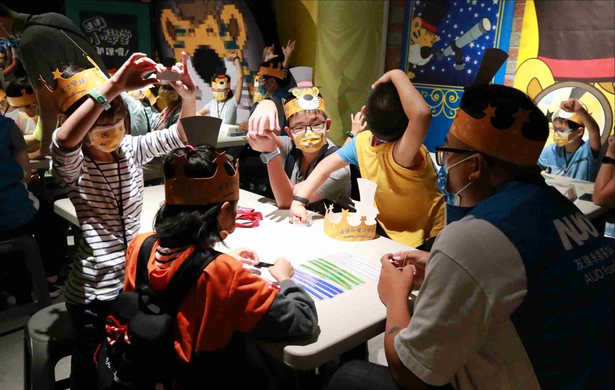 PA直营以永续理念推动全人教育计划，，，内外结盟储备科普教育人才，，，荣获亚太永续行动奖社会共融面的金奖肯定