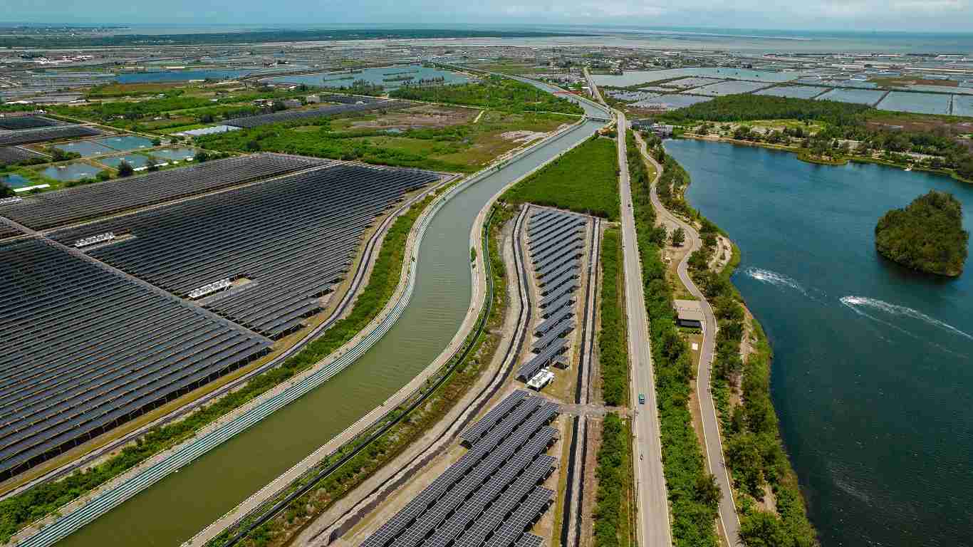 PA直营能源事业提供智慧能源管理、、、、太阳能监控管理、、、全方位电厂建置及运维解决方案，，，并拥有管理超过6000案场的经验