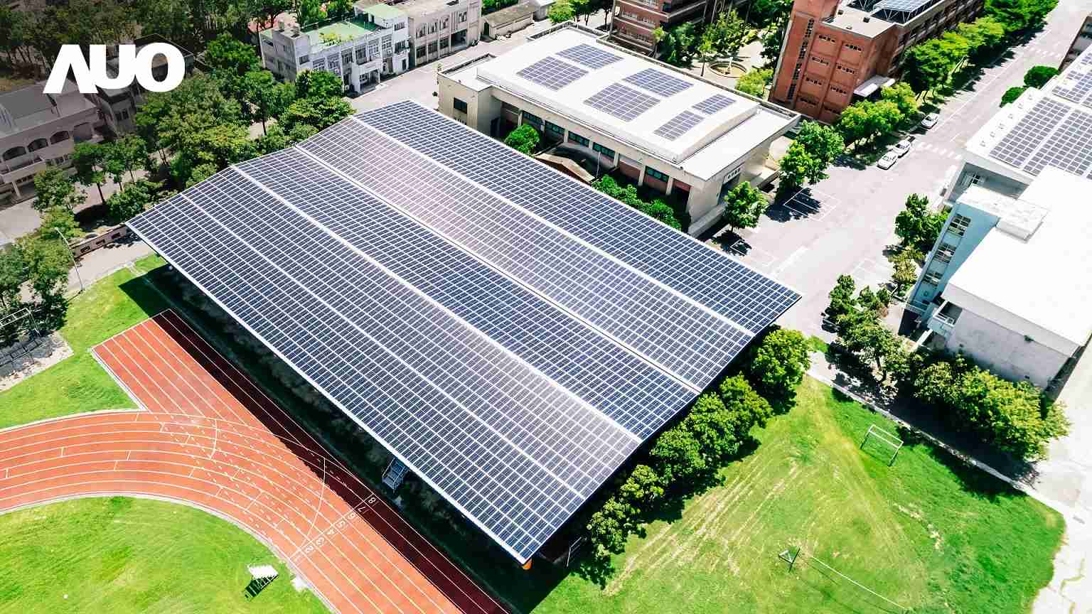 PA直营SunSteel光电整合型浪板具备快速安装、、、轻量化优势，，，，可提升15%发电效能，，，，通过国际IEC与台湾VPC认证安全、、、防漏、、、耐候标准